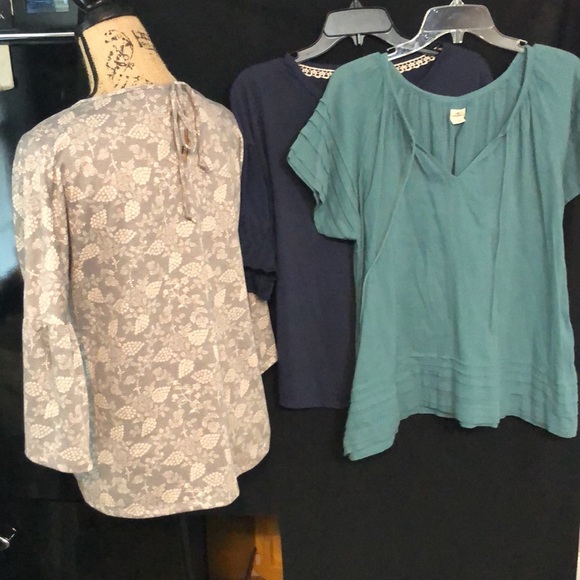 Beautiful lightweight and comfortable shirts - Picture 3 of 6